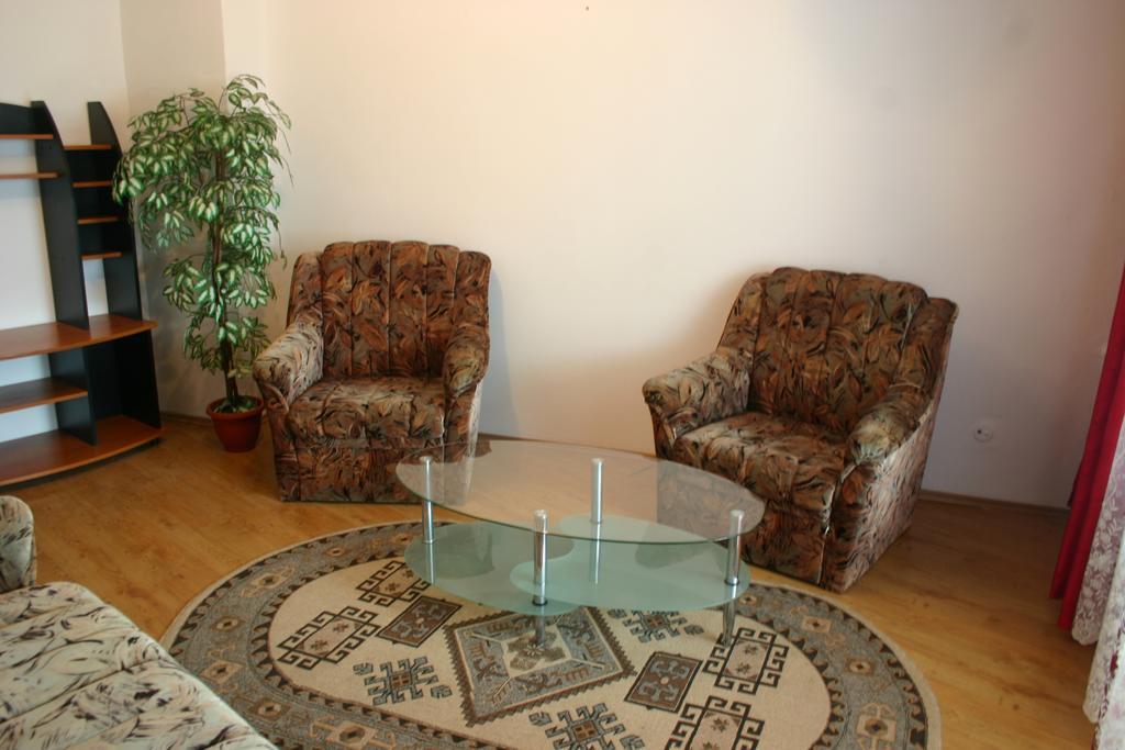 Salonul Rosu Apartment Bacau Ngoại thất bức ảnh