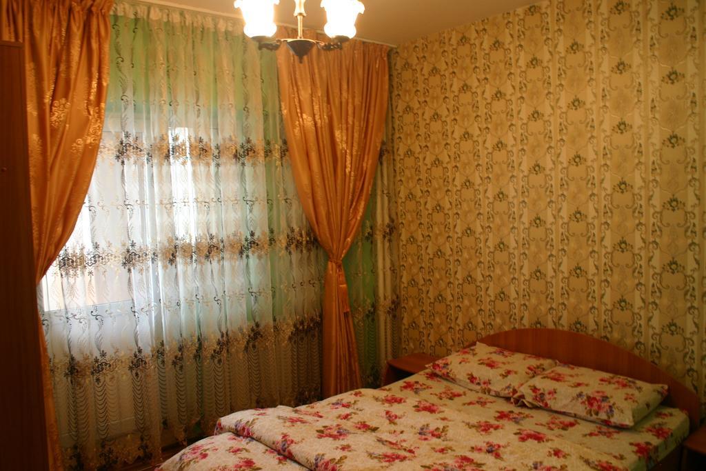 Salonul Rosu Apartment Bacau Ngoại thất bức ảnh