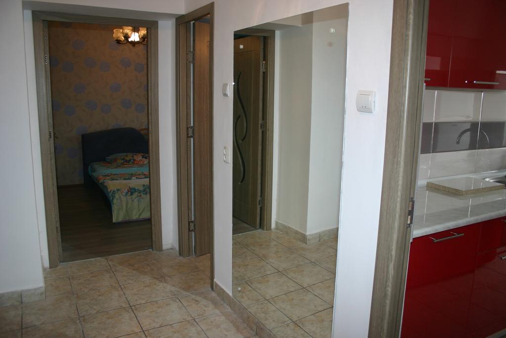 Salonul Rosu Apartment Bacau Ngoại thất bức ảnh